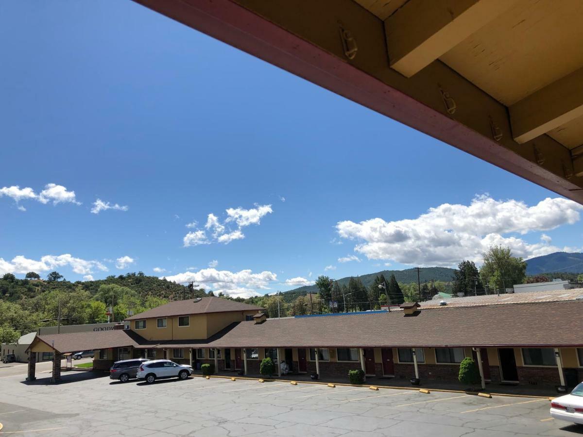Klamath Motor Lodge Yreka Eksteriør bilde
